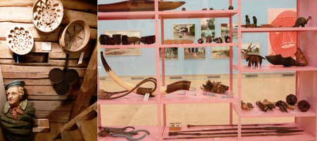 Två montrar med olika museiföremål, bland annat träföremål, horn, vapen och en byst av en person.