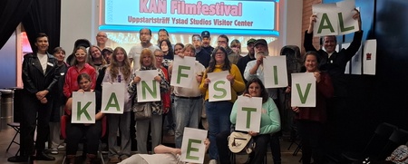 En gruppbild på de som deltog på uppstartsträff på Ystad Studios