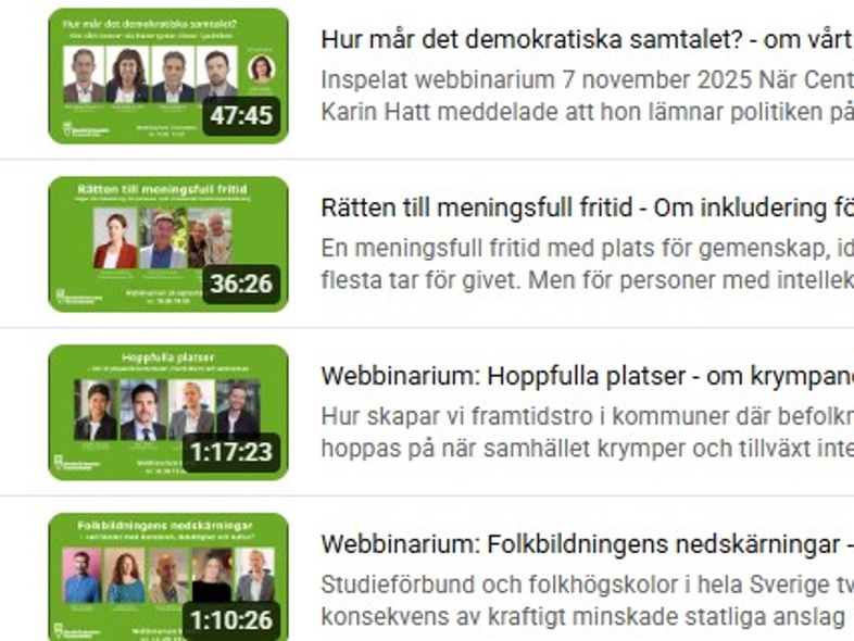 Skärmbild av fyra webbinarier med gröna miniatyrbilder, rubriker och tider på svenska.