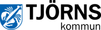 Logotyp för Tjörns kommun med blått vapen och texten 'TJÖRNS kommun'.