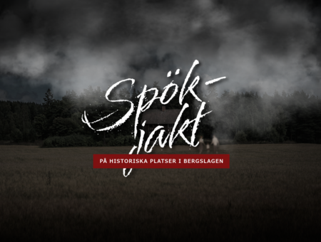 Mörk och dimmig landskapsbild med ett hus i bakgrunden, texten 'Spökjakt på historiska platser i Bergslagen' syns.