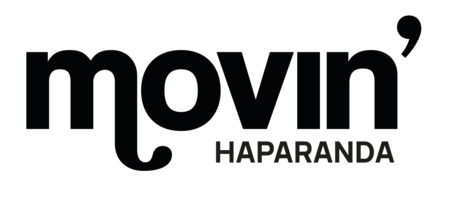 Logotyp med texten 'movin' Haparanda' i svart, modern stil på vit bakgrund.