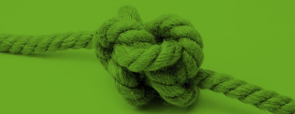 Ett rep med en stor knut på.