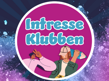 Logotyp med texten 'Intresse Klubben' och två tecknade personer mot en färgglad bakgrund av blått och rosa pulver.