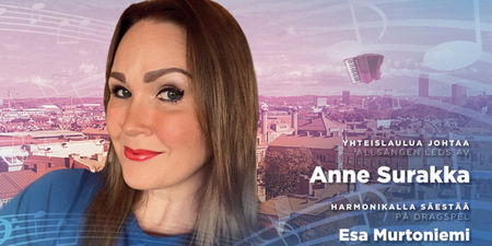 Porträtt av en kvinna med långt brunt hår mot en stadssilhuett, text om allsång på finska och svenska.