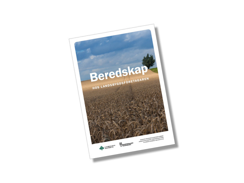 Omslag till broschyr med texten 'Beredskap hos landsbygdsföretagaren' och bild på ett sädesfält under blå himmel.
