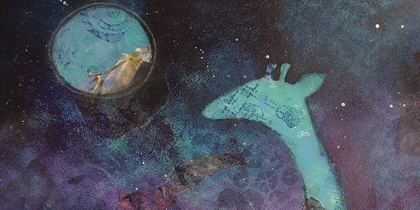 Abstrakt målning av en blå giraff mot en natthimmel med måne och virvlande mönster.