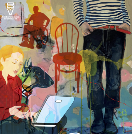 Ett collage av bilder på en person i rullstol, en person som står upp framför en stol och en person som sitter med en laptop i knät och har en hund bredvid sig.