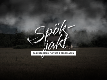 Mörk bild med dimma, ett hus i bakgrunden och texten 'Spökjakt på historiska platser i Bergslagen'.