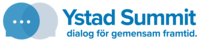 Logotyp för Ystad Summit med två pratbubblor och texten 'dialog för gemensam framtid'.