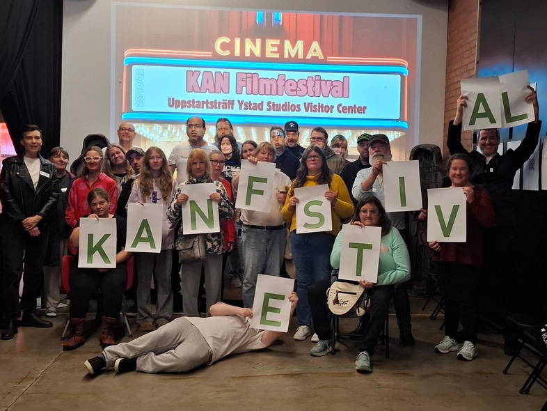 En gruppbild på de som deltog på uppstartsträff på Ystad Studios