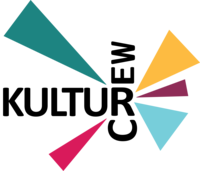 Logotyp med texten 'KULTUR CREW' och färgglada trianglar i olika riktningar.