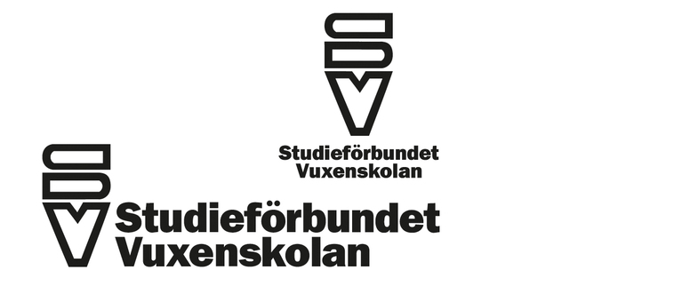Logotyp för Studieförbundet Vuxenskolan med text och symbolen SV i svart på vit bakgrund.