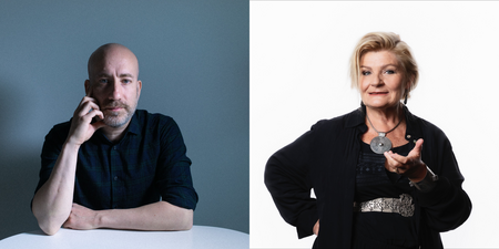 Två porträtt: en skallig man i mörk skjorta vid ett bord och en äldre kvinna i svart kläder mot vit bakgrund.