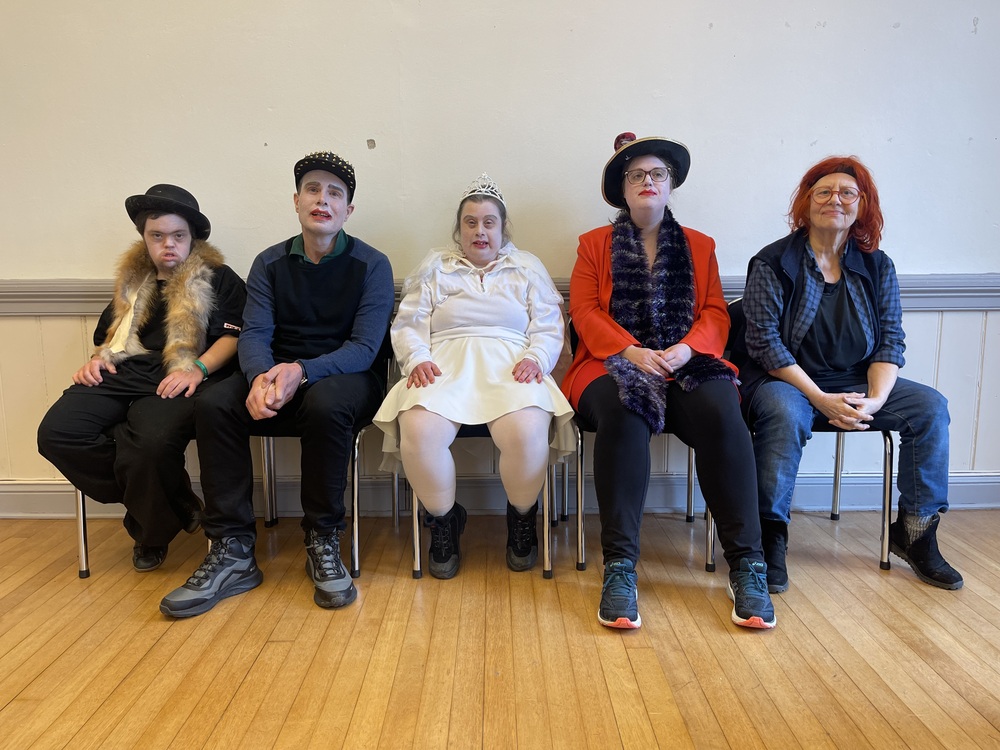 Teatergrupp för Vuxna med intellektuell funktionsnedsättning