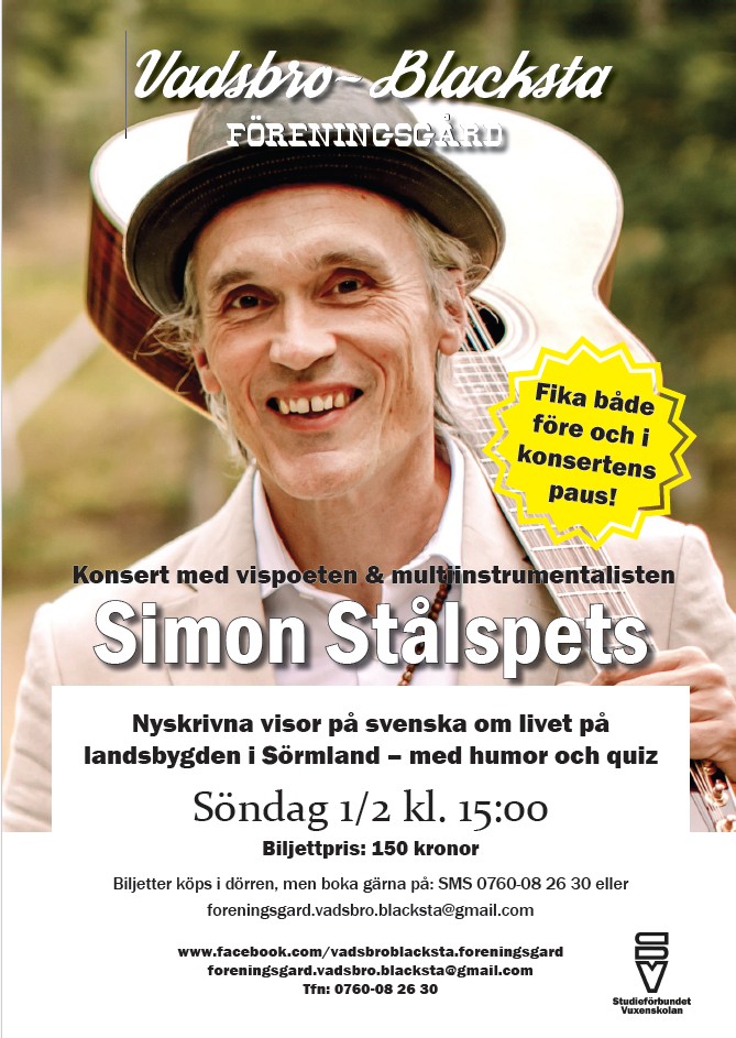 Affisch för konsert med Simon Stålspets på Vadsbro-Blacksta föreningsgård, med gitarr och information om evenemanget.