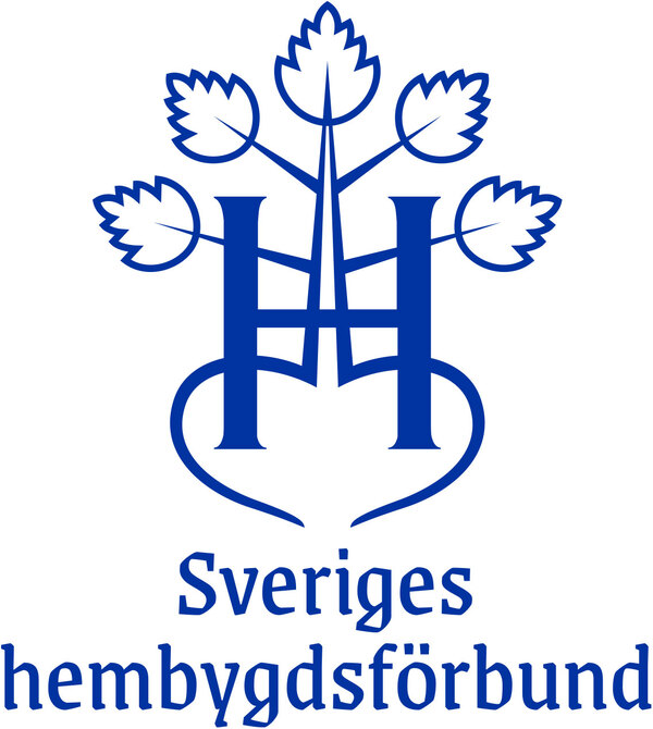 Blå logotyp med bokstäverna SH och fem stiliserade löv, samt texten 'Sveriges hembygdsförbund'.