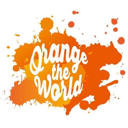 Texten 'Orange the World' i vitt på en orange färgklick med färgstänk runtom.