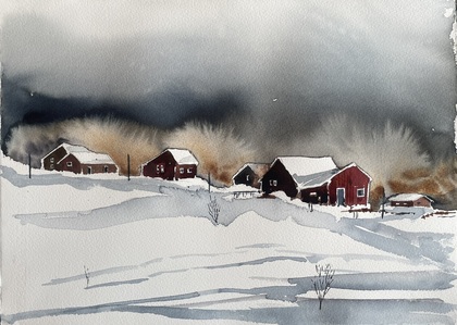 Akvarellmålning av röda hus på ett snötäckt landskap med mörka moln och träd i bakgrunden.