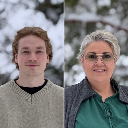 Två personer står utomhus i vintermiljö, en med ljus tröja och en med grön blus och grå kofta.