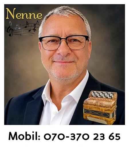 Man i kostym med glasögon, texten 'Nenne' och ett dragspel, samt telefonnummer längst ner.