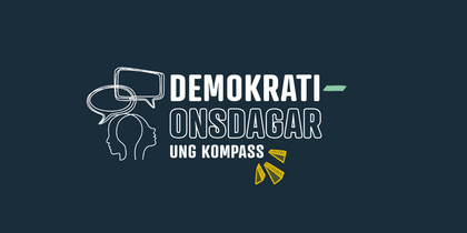 Illustration med två silhuetter, pratbubblor och texten 'Demokrati-onsdagar Ung Kompass' på mörkblå bakgrund.