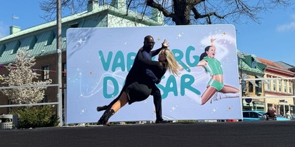 En man och en kvinna dansar pardans