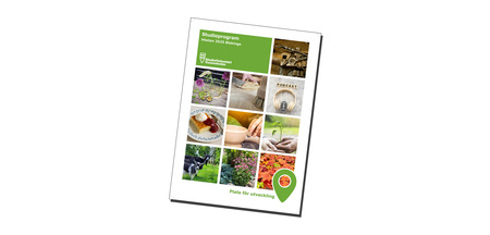 Omslag till studieprogram med bilder av mat, natur, hantverk och text på svenska.