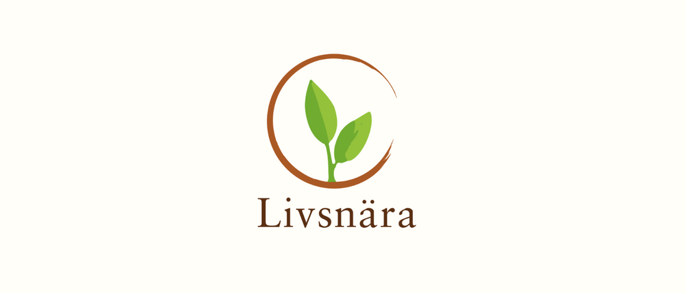 Logotyp med två gröna blad inuti en brun cirkel och texten 'Livsnära' under.