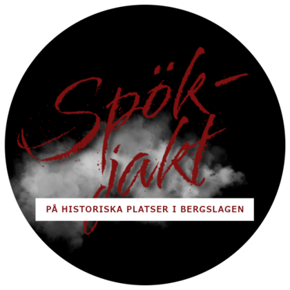 Svart cirkel med texten 'Spökjakt' i röd stil och 'På historiska platser i Bergslagen' i vitt.