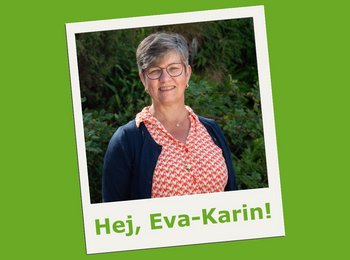Porträttfoto av en kvinna med suddat ansikte, texten 'Hej, Eva-Karin!' på grön bakgrund.