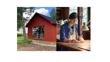 En röd träbyggnad utomhus och en person som arbetar vid ett bord inomhus.