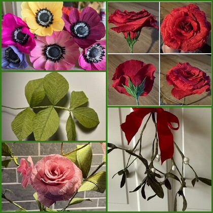Collage av färgglada pappersblommor och blad, inklusive rosor och anemoner, samt mistel med röd rosett.