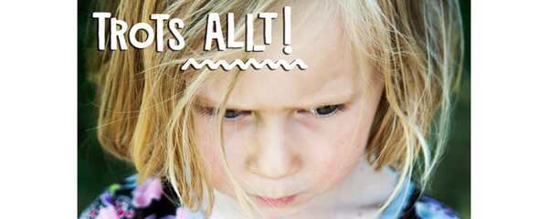 Attentions arvsfondsprojekt Trots allt! med en närbild på ett barn som tittar ner.