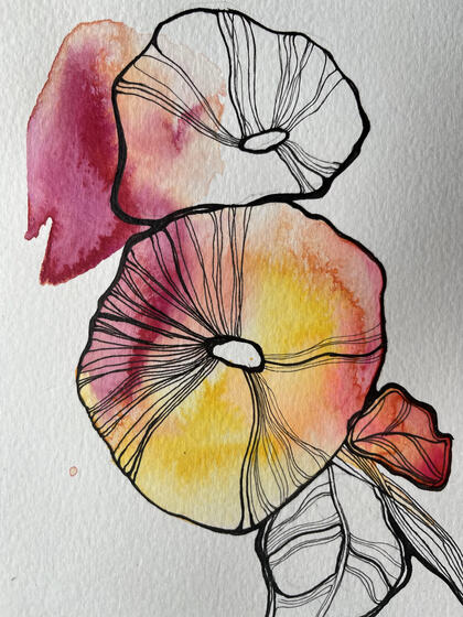Abstrakt akvarellmålning av två blommor med svarta konturer i gult, rött och rosa.