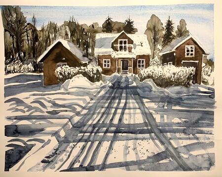Akvarellmålning av ett hus med två uthus, omgivna av snö och träd, med hjulspår i snön på uppfarten.