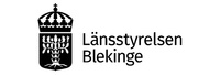 Länsstyrelsen Blekinges logotyp med svensk krona och ekar, svartvit design.