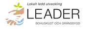 Logotyp för Leader Bohuskust och Gränsbygd med text och illustration av händer, växt och vatten.